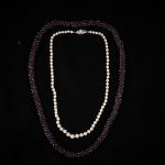 648424 Pearl necklace